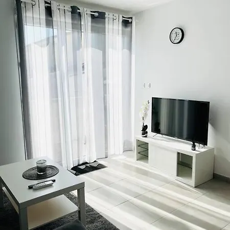 Maison 4 Personnes Avec Jacuzzi Holiday home *