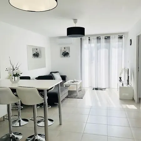 Holiday home Maison 4 Personnes Avec Jacuzzi *