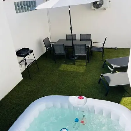 Holiday home Maison 4 Personnes Avec Jacuzzi Marignane
